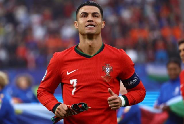 ag体育平台官网-C罗：现在还不退出国家队 何时退不提前通知任何人