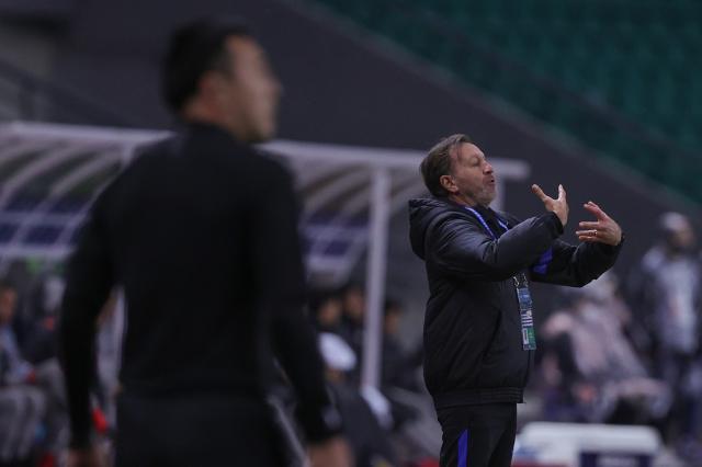 深足无缘前4亚冠梦碎 卡洛斯失落：我们不比对手差